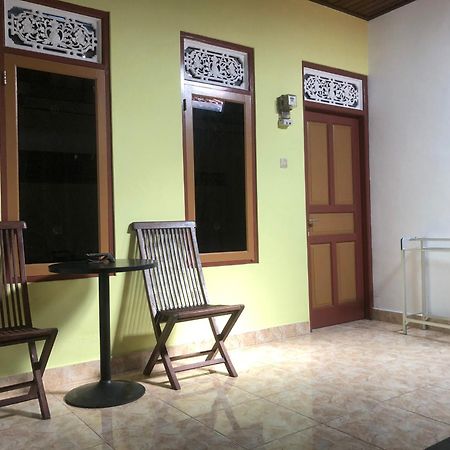 Pili Pili Homestay 6 Легиан Экстерьер фото