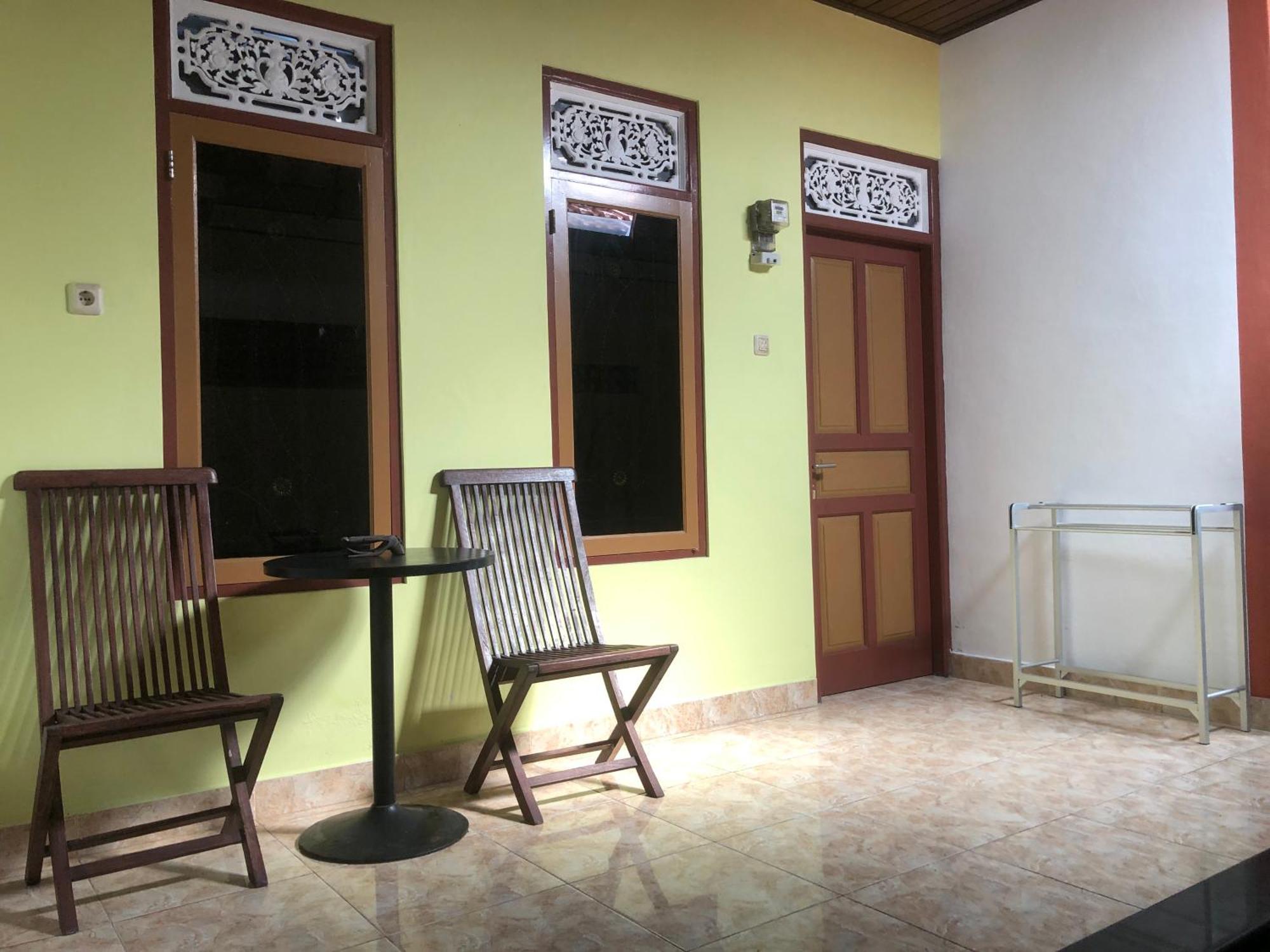Pili Pili Homestay 6 Легиан Экстерьер фото